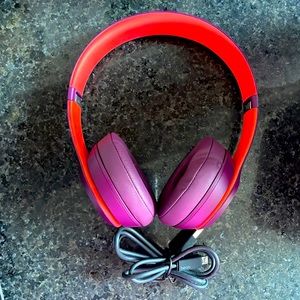 BEATS Headphones. Hardly used, in original box, includes zipped carrying case.